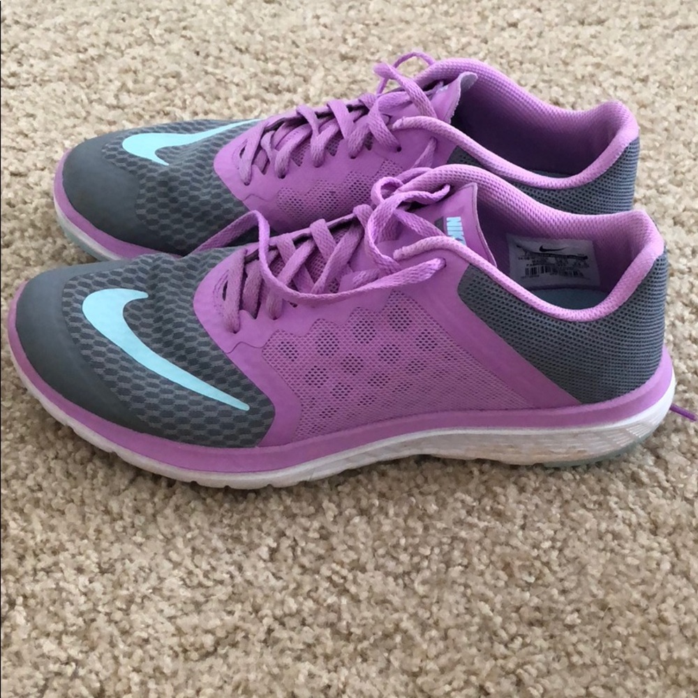 Nike tennis shoes